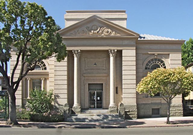 Contemporary View - library main entrance